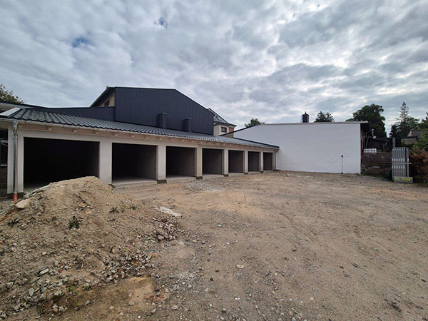 Sanierung Mauer und Neubau Garagen